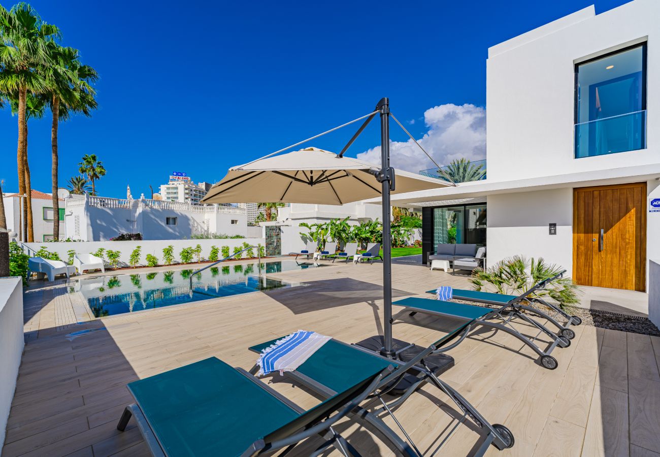 Apartment in Playa de Las Americas - Apartment 1 Don Carlos - Adults only!