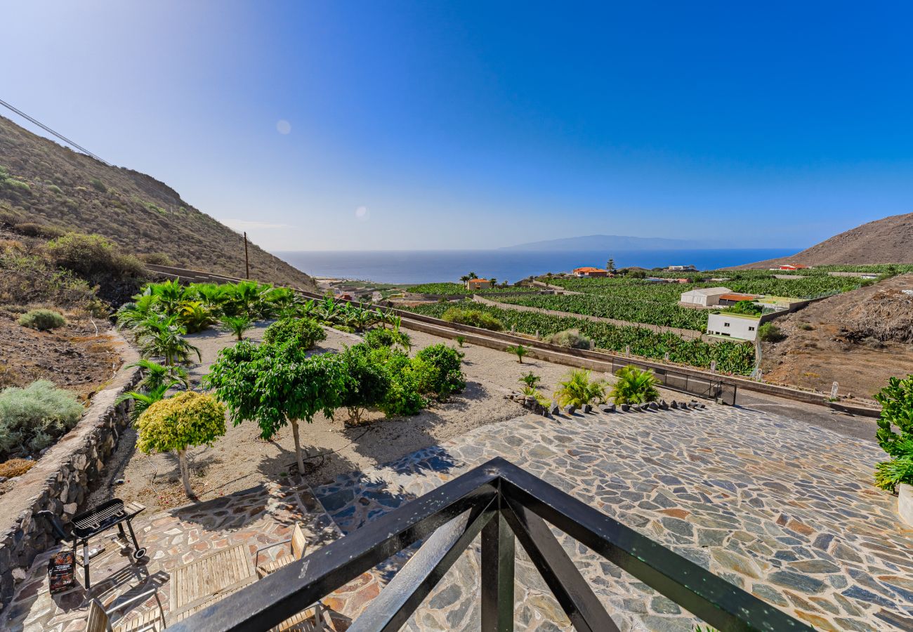 Country house in Santiago del Teide - Exclusive finca with spectacular sea view