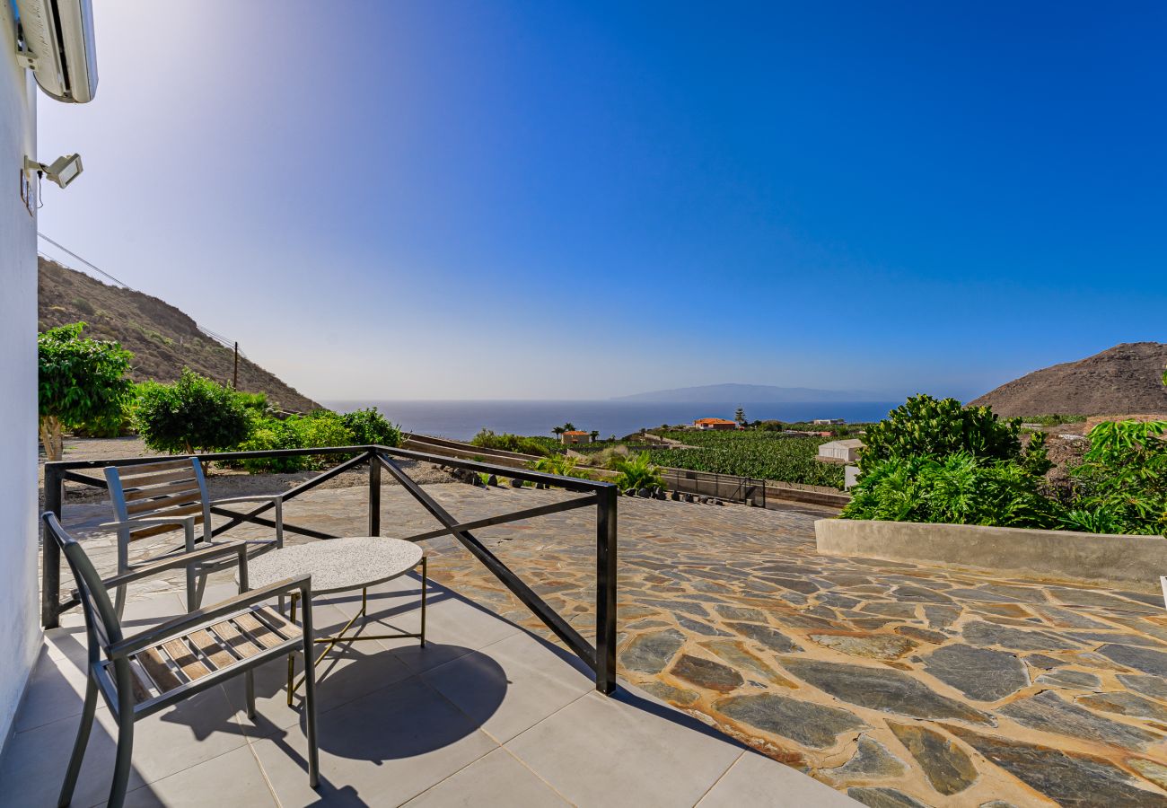 Country house in Santiago del Teide - Exclusive finca with spectacular sea view