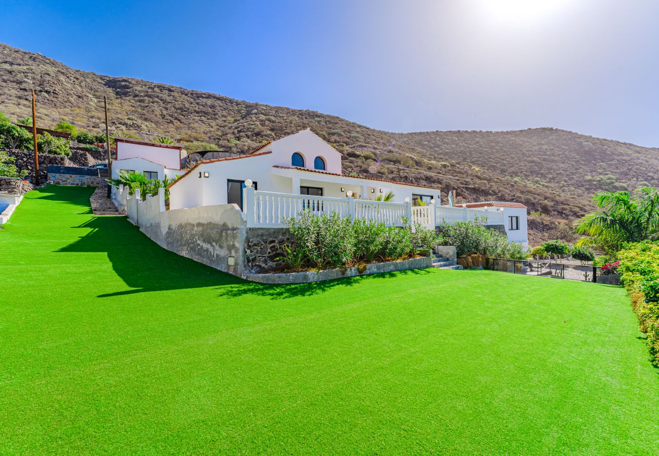 Country house in Santiago del Teide - Exclusive finca with spectacular sea view