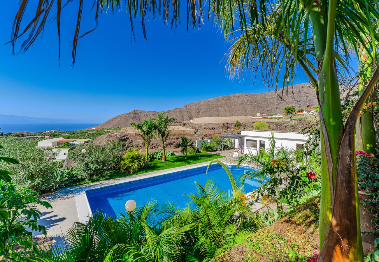 Country house in Santiago del Teide - Exclusive finca with spectacular sea view