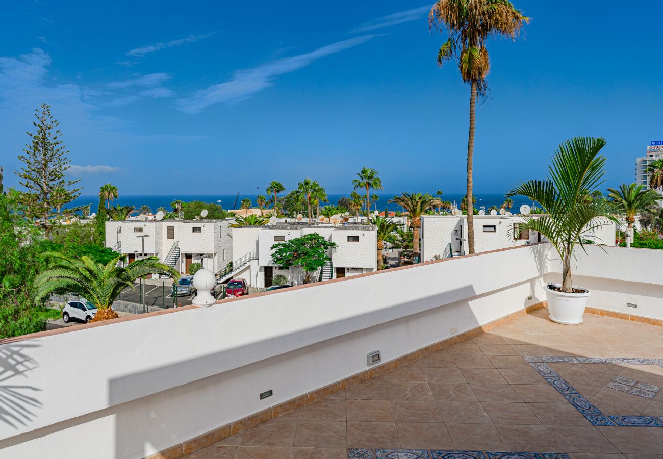 Apartamento en Playa de Las Americas - Endless Summer Beach Apartment with Sea View