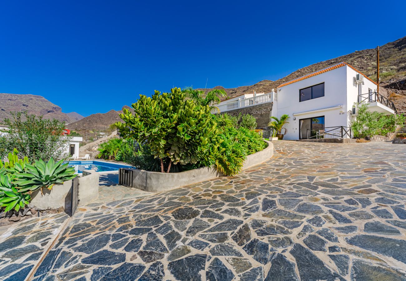 Finca in Santiago del Teide - Exclusive finca with spectacular sea view