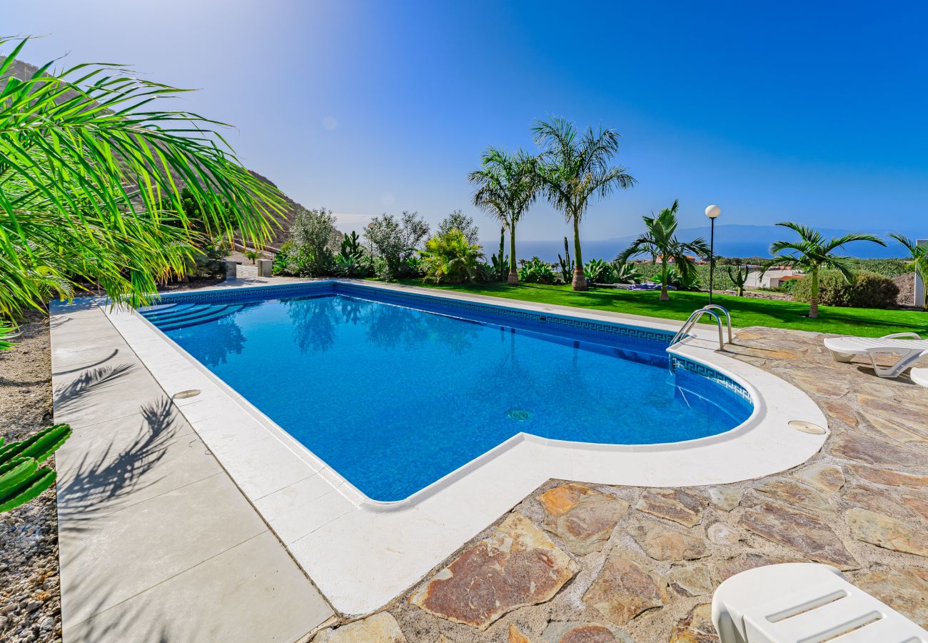 Finca in Santiago del Teide - Exclusive finca with spectacular sea view