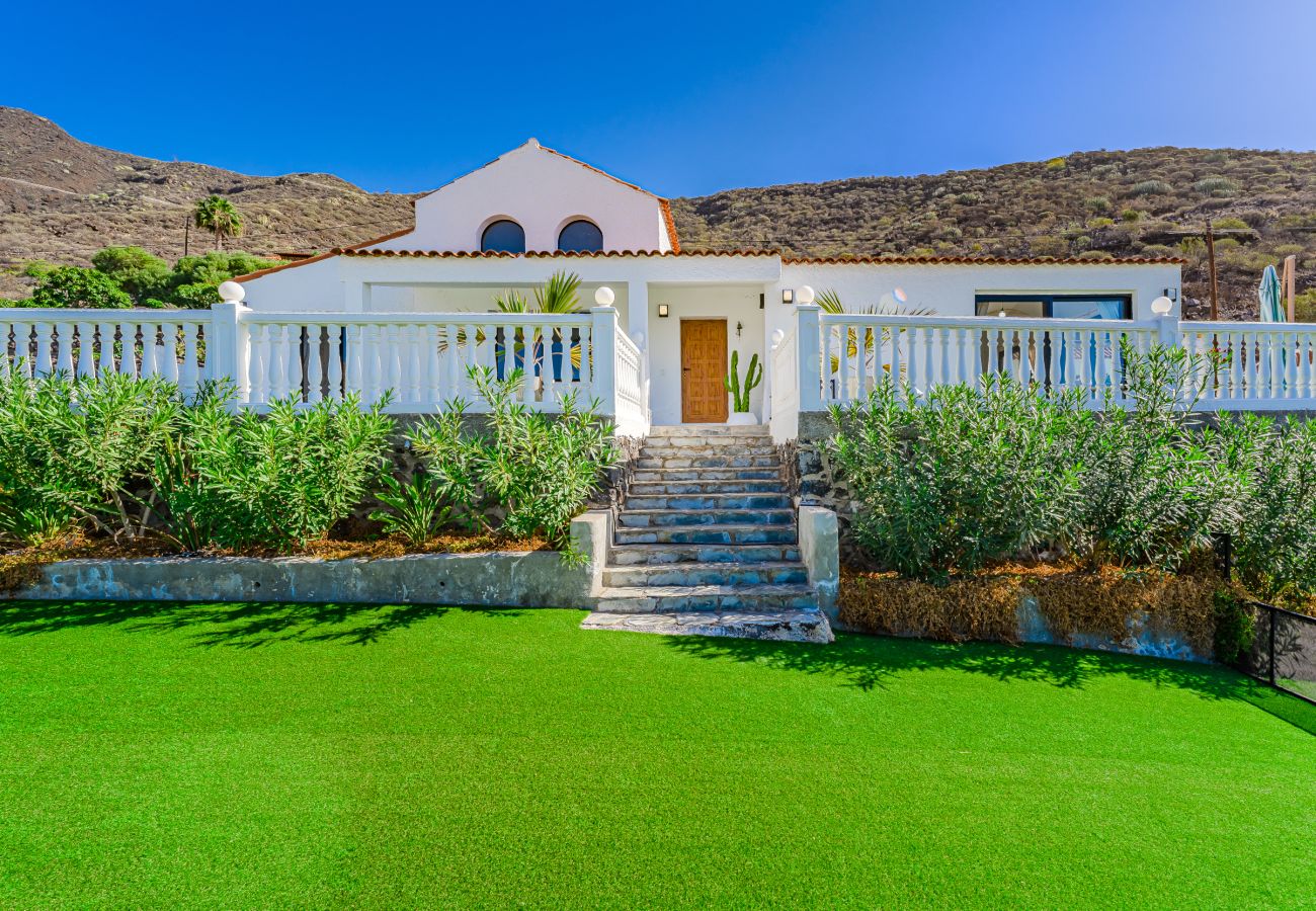 Finca in Santiago del Teide - Exclusive finca with spectacular sea view